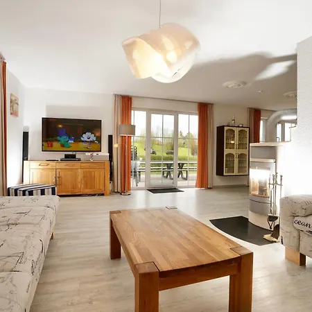 בית נופש Jenny Mit Pool