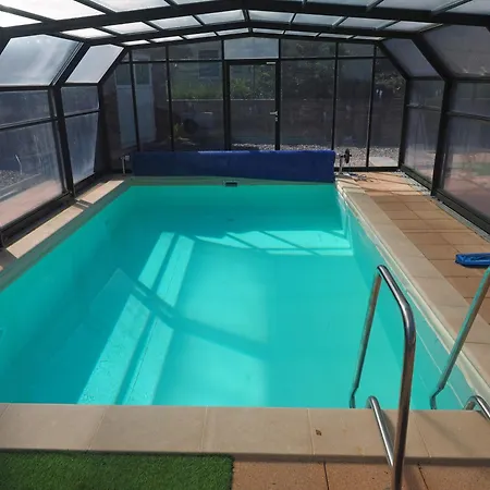 Jenny Mit Pool